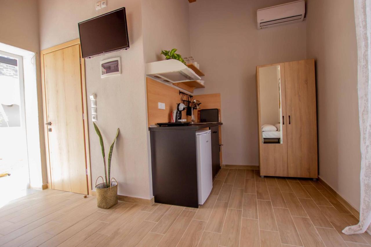 Lila'S Studios Asproválta Ngoại thất bức ảnh