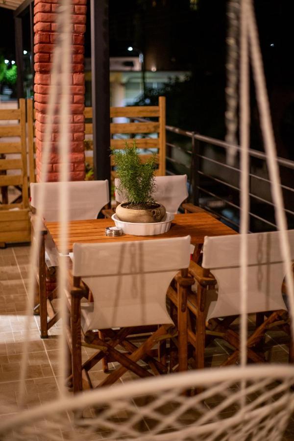 Lila'S Studios Asproválta Ngoại thất bức ảnh