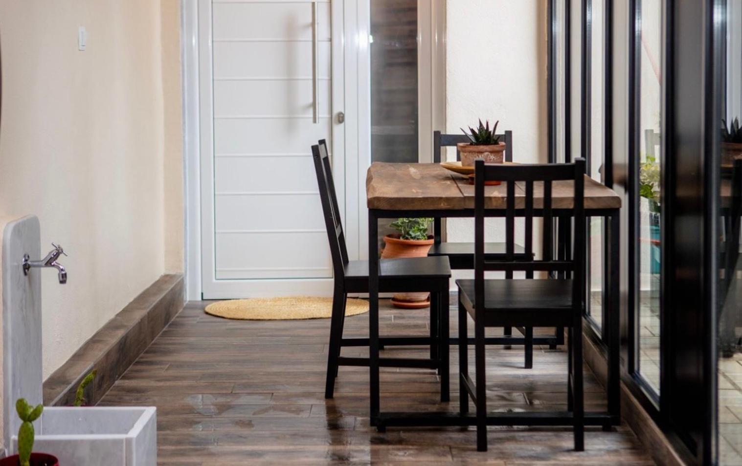 Lila'S Studios Asproválta Ngoại thất bức ảnh