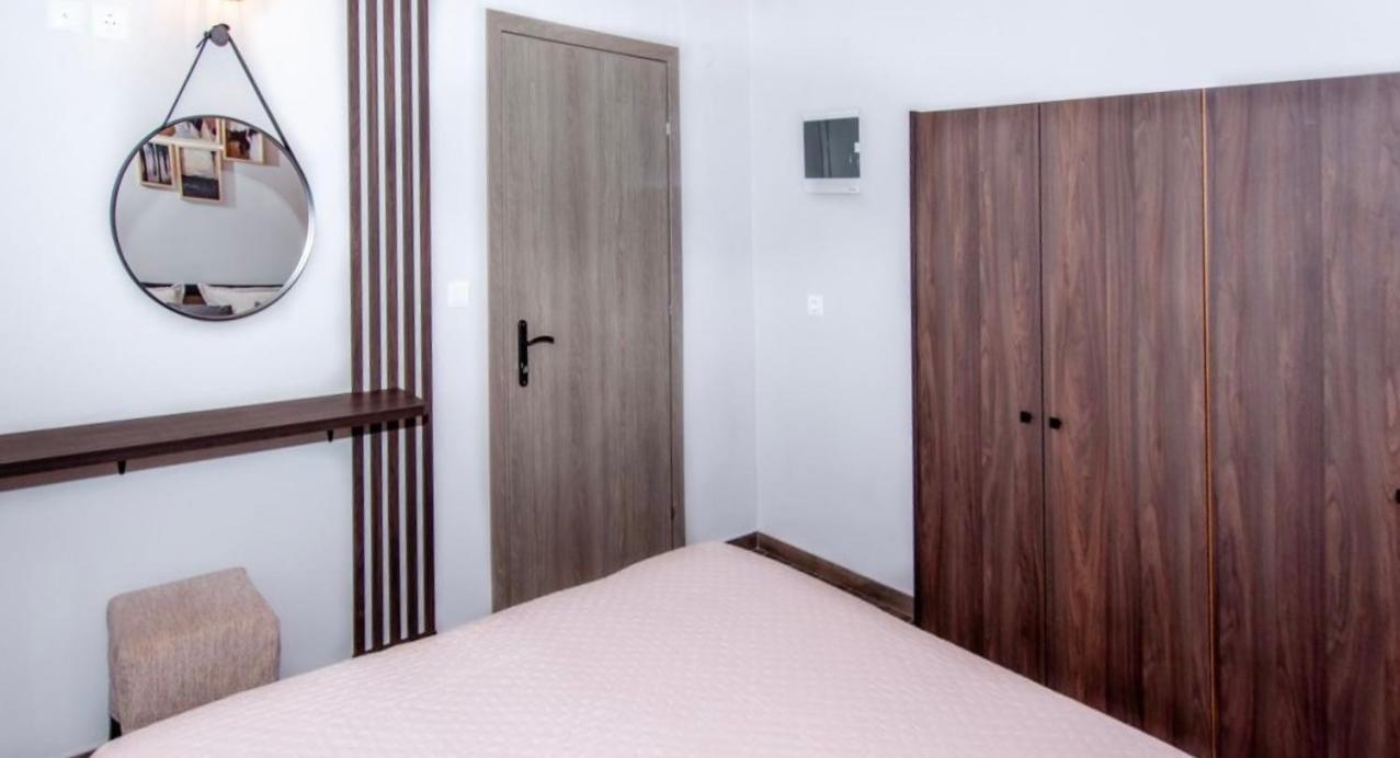 Lila'S Studios Asproválta Ngoại thất bức ảnh