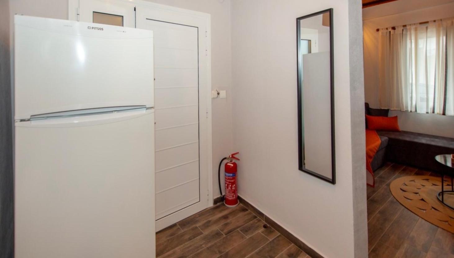 Lila'S Studios Asproválta Ngoại thất bức ảnh