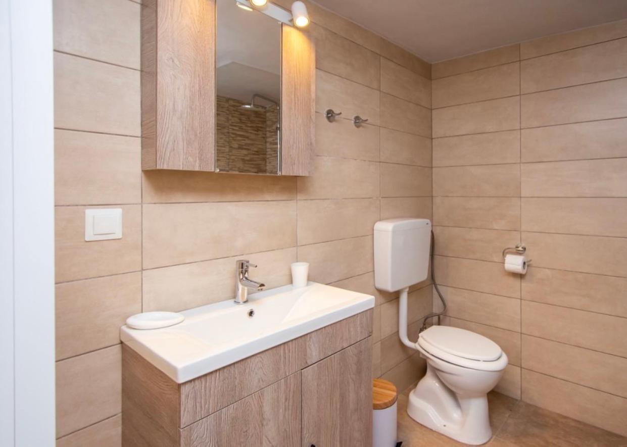 Lila'S Studios Asproválta Ngoại thất bức ảnh